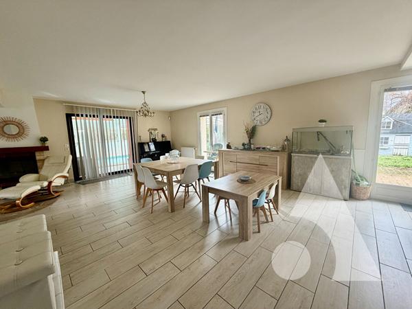 Maison 6 pièces 237.5 m2