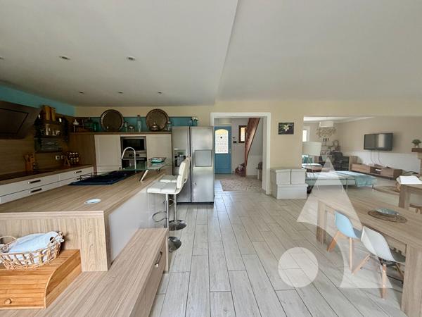 Maison 6 pièces 237.5 m2
