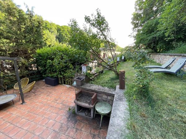 Maison familiale avec appartement indépendant et grand jardin