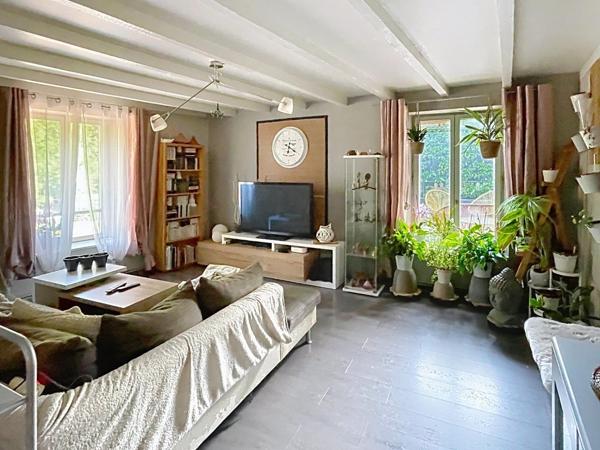 Maison familiale avec appartement indépendant et grand jardin