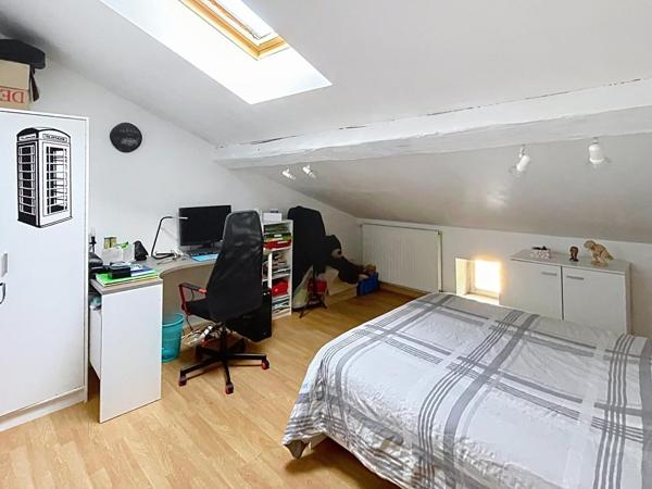 Maison familiale avec appartement indépendant et grand jardin