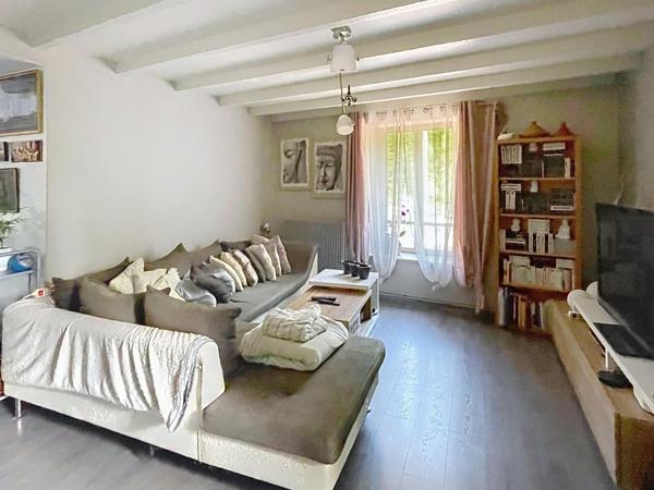 Maison familiale avec appartement indépendant et grand jardin