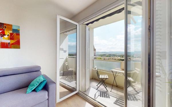 Appartement à vendre    4 pièces •  Jassans-Riottier