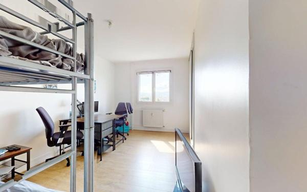 Appartement à vendre    4 pièces •  Jassans-Riottier