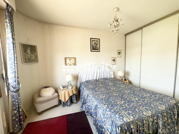 Appartement
         2 pièces
        - 43 m² Exclusivité 130 000 € *