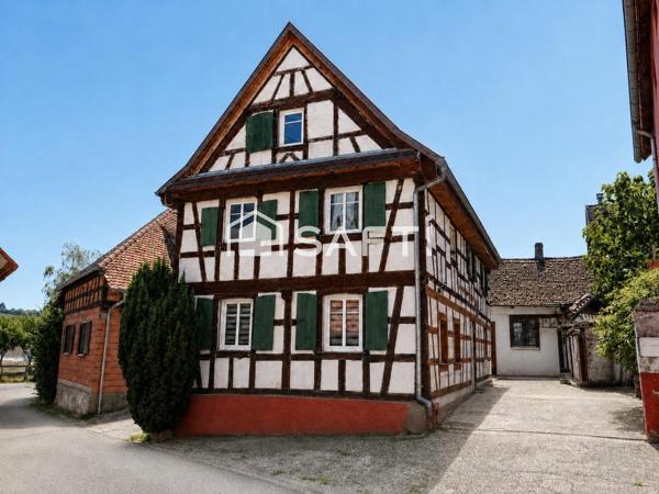 Authentique maison alsacienne, alliant confort et caractère.