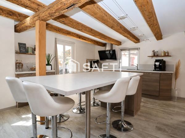 Authentique maison alsacienne, alliant confort et caractère.