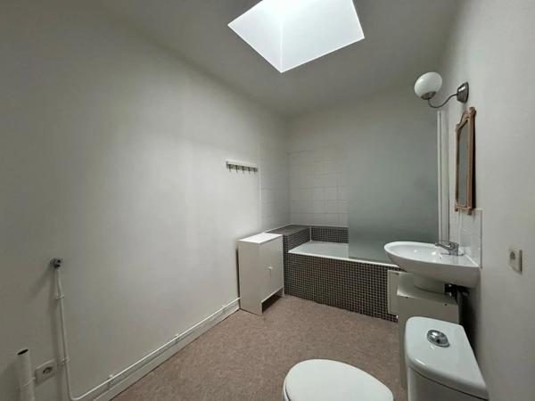 Location                                                      Appartement
                        
                     3 pièces                      65 m2                     à Montlhéry