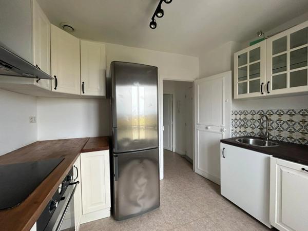 Location                                                      Appartement
                        
                     3 pièces                      65 m2                     à Montlhéry