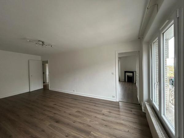 Location                                                      Appartement
                        
                     3 pièces                      65 m2                     à Montlhéry