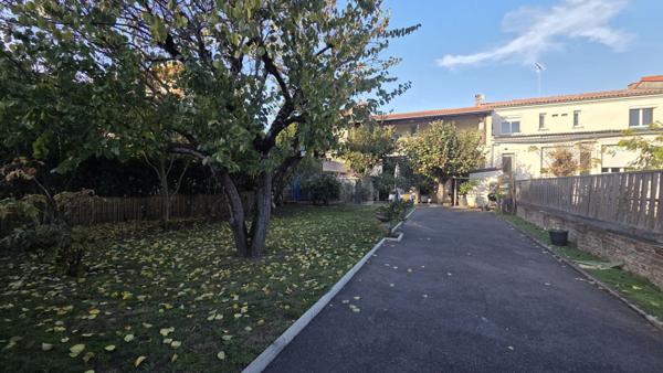 A vendre (82) Maison Montauban 184 m² , 4 chambres , bureau , jardin et garage