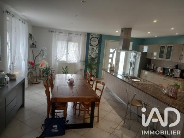 Maison à vendre 7 pièces 152 m² Bais