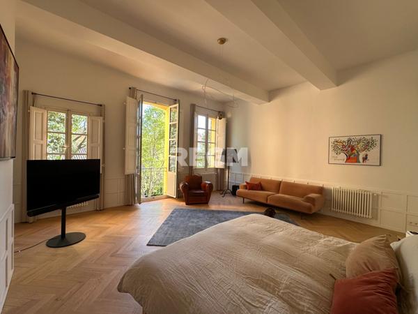 Aix-en-Provence (13100) Hôtel particulier du XVIIIe siècle, situé dans une rue calme et discrète, quartier Mazarin
