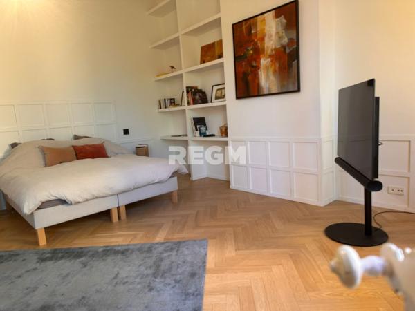 Aix-en-Provence (13100) Hôtel particulier du XVIIIe siècle, situé dans une rue calme et discrète, quartier Mazarin