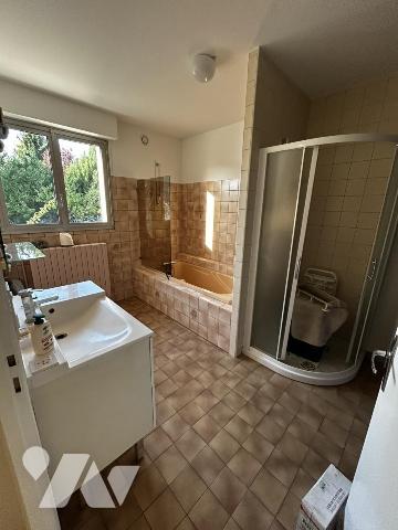 Spacieuse maison familiale avec sous-sol complet