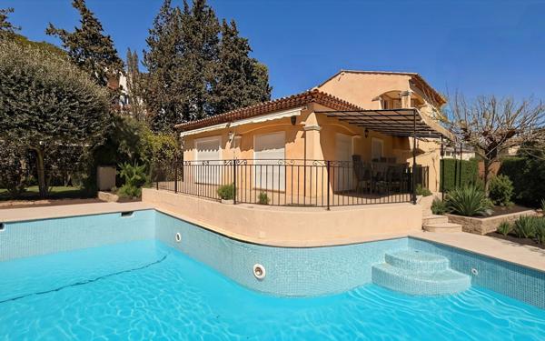 Maison à vendre    6 pièces • 146 m2 Fréjus