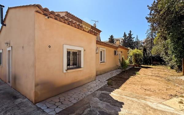 Maison à vendre    6 pièces • 146 m2 Fréjus