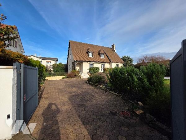 Belle maison  FONTAINE LES DIJON
