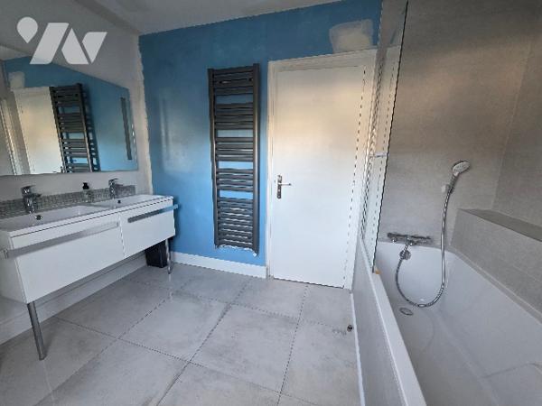 Belle maison  FONTAINE LES DIJON