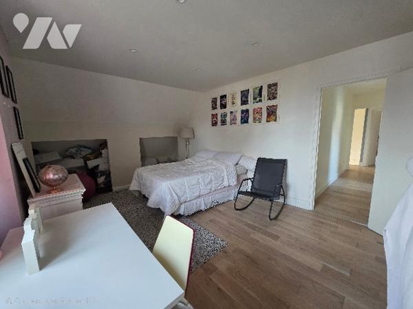 Belle maison  FONTAINE LES DIJON