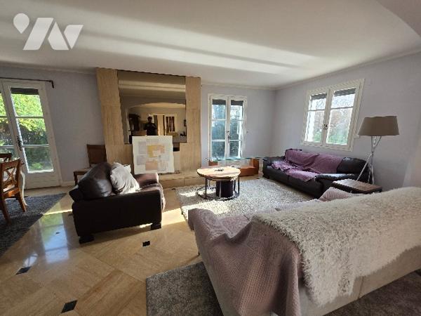 Belle maison  FONTAINE LES DIJON