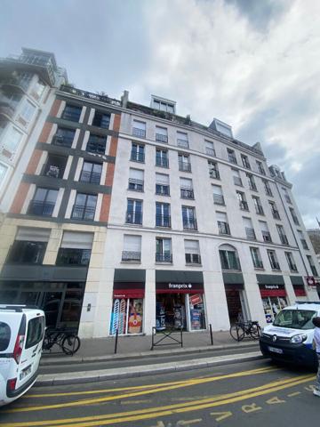 Parking idéalement situé: Canal Saint-Martin