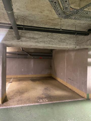 Parking idéalement situé: Canal Saint-Martin