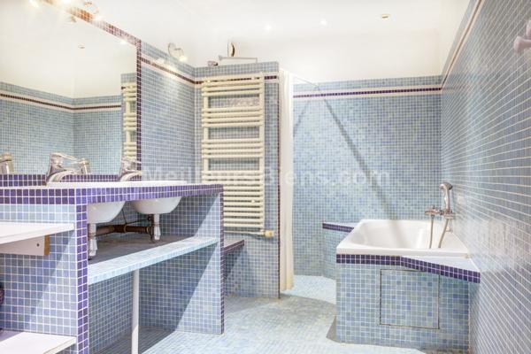 MEUDON BELLEVUE. Maison d'architecte de plain-pied sur terrasses et jardin, 5 chambres.