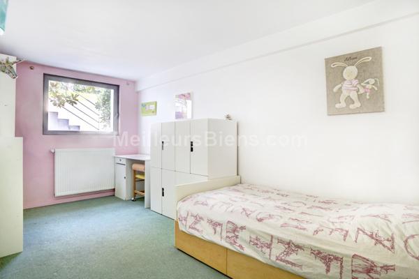 MEUDON BELLEVUE. Maison d'architecte de plain-pied sur terrasses et jardin, 5 chambres.