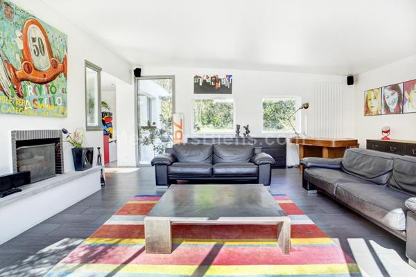 MEUDON BELLEVUE. Maison d'architecte de plain-pied sur terrasses et jardin, 5 chambres.