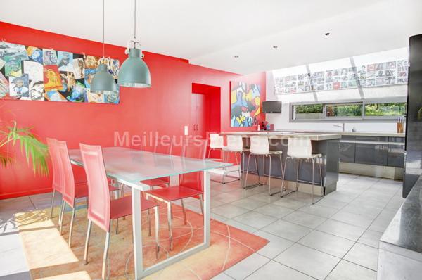 MEUDON BELLEVUE. Maison d'architecte de plain-pied sur terrasses et jardin, 5 chambres.