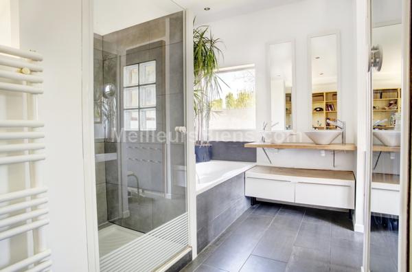 MEUDON BELLEVUE. Maison d'architecte de plain-pied sur terrasses et jardin, 5 chambres.