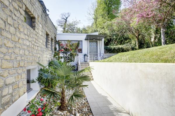 MEUDON BELLEVUE. Maison d'architecte de plain-pied sur terrasses et jardin, 5 chambres.