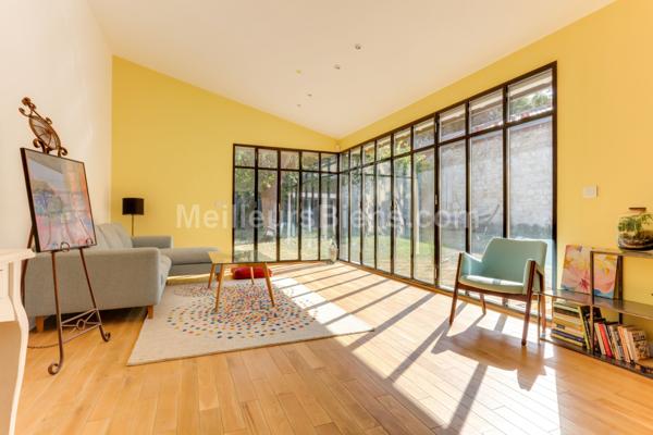 MAISON d'ARCHITECTE 210M2 ETAT NEUF avec JARDIN PLAT SANS VIS à VIS S-O