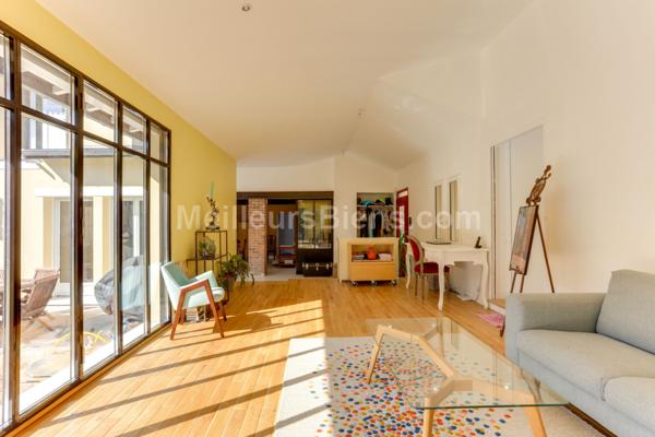 MAISON d'ARCHITECTE 210M2 ETAT NEUF avec JARDIN PLAT SANS VIS à VIS S-O