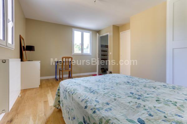 MAISON d'ARCHITECTE 210M2 ETAT NEUF avec JARDIN PLAT SANS VIS à VIS S-O