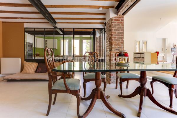 MAISON d'ARCHITECTE 210M2 ETAT NEUF avec JARDIN PLAT SANS VIS à VIS S-O