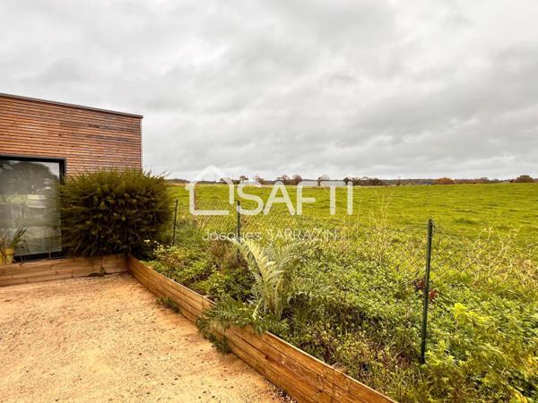 Maison d'exception avec piscine et jardin paysager