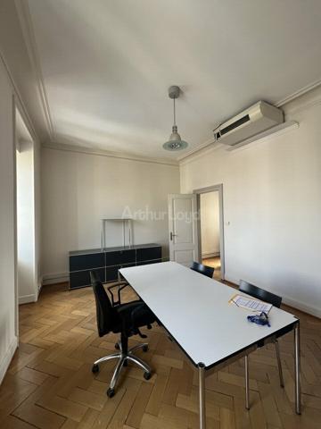 BUREAUX à LOUER de 129.7 m²