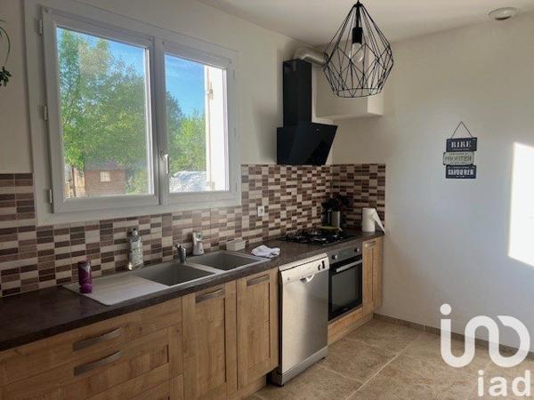 Maison 4 pièces de 105 m² à Les Églisottes-et-Chalaures (33230)