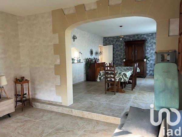 Maison 4 pièces de 105 m² à Les Églisottes-et-Chalaures (33230)