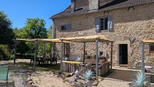 Demeure d'exception de 1828 ? Maison d'hôtes haut de gamme & clé en main Lacapelle marival