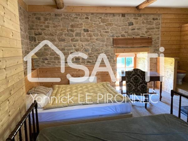 Maison familiale 15 pièces 540m²