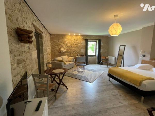 AUCH (Gers) à 10min, superbe ensemble immobilier (chambres d'hôtes et gîtes) sur  14 ha 65 a 97 ca