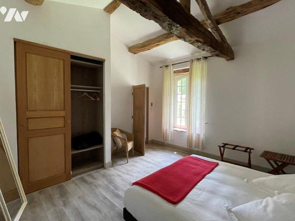 AUCH (Gers) à 10min, superbe ensemble immobilier (chambres d'hôtes et gîtes) sur  14 ha 65 a 97 ca