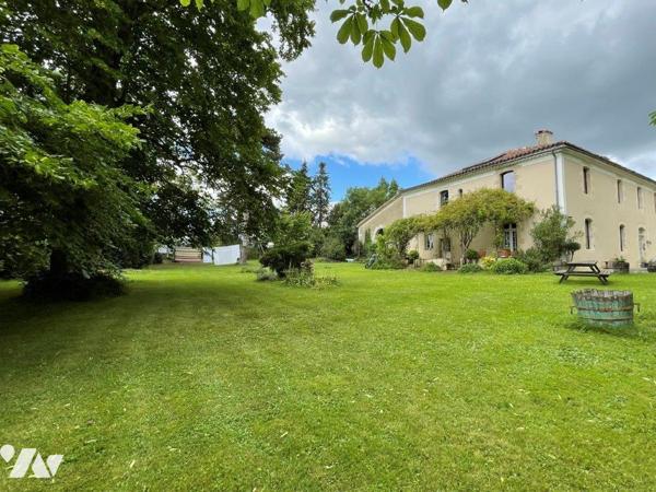 AUCH (Gers) à 10min, superbe ensemble immobilier (chambres d'hôtes et gîtes) sur  14 ha 65 a 97 ca