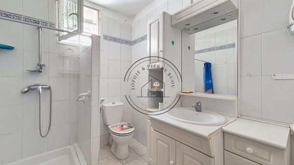 Cavaillon (84300) MAISON DES ANNEES 30 AVEC JARDIN ARBORE