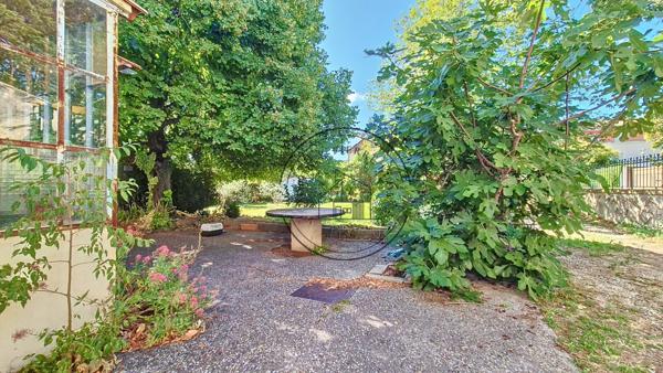 Cavaillon (84300) MAISON DES ANNEES 30 AVEC JARDIN ARBORE