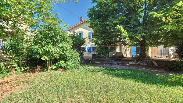 Cavaillon (84300) MAISON DES ANNEES 30 AVEC JARDIN ARBORE