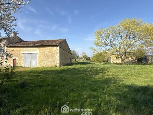 Corps de ferme 1700 m² à Poitiers 86000